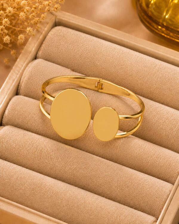 Modern Gold Oval Cuff Anti Tarnish Bracelet for Women Gold Plated Bracelet