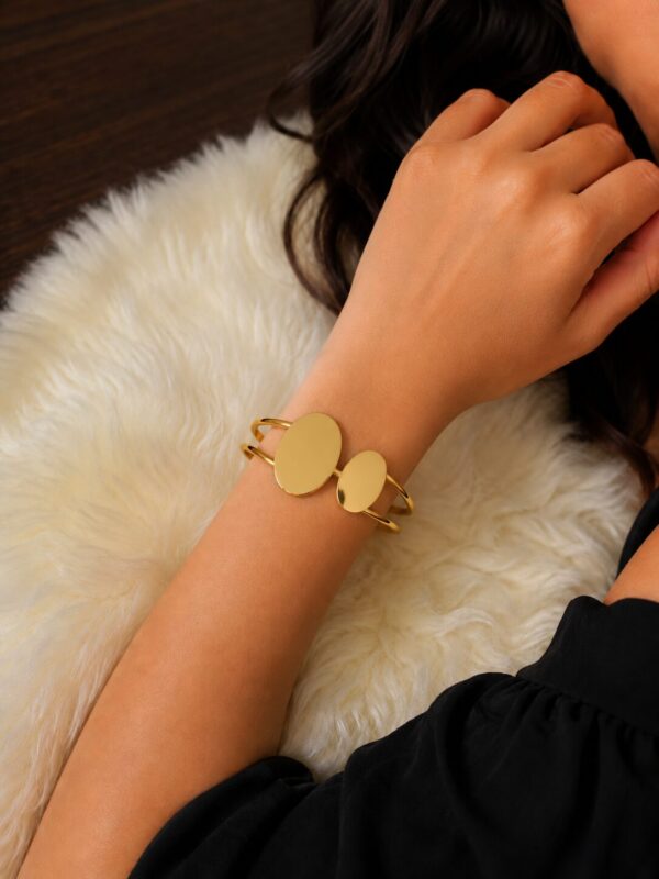 Modern Gold Oval Cuff Anti Tarnish Bracelet for Women Gold Plated Bracelet