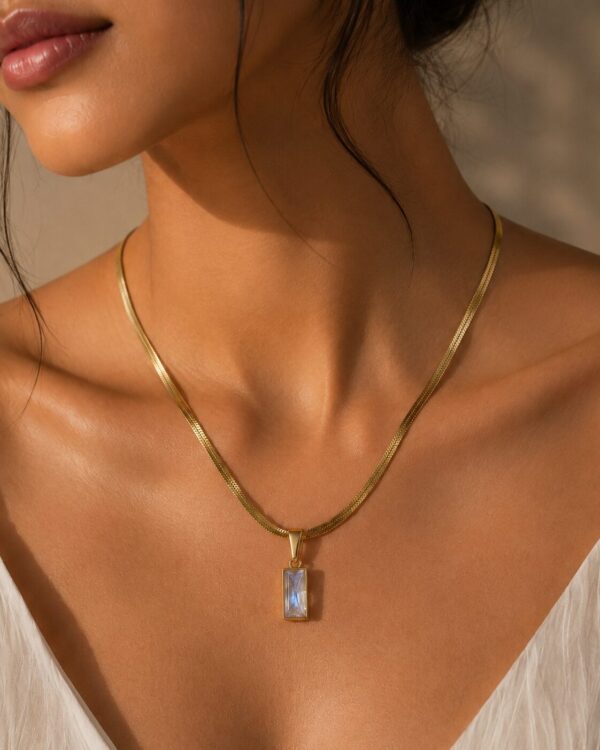 Crystal Pendant Minimalist Statement Necklace for Women featuring a sparkling crystal pendant and elegant minimalist design