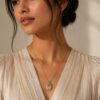 Vintage Crystal Pendant Short Chain Necklace for Women with sparkling crystal pendant and elegant vintage-inspired design